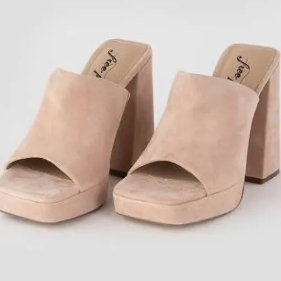 Free People Margo Pearl Sand Suede Mule Size 40 (US 9/9.5) - Picture 2 of 5
